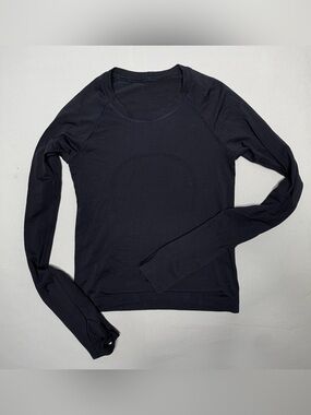 Lululemon Women’s Long Sleeve Black Crewneck Top sz 2 727